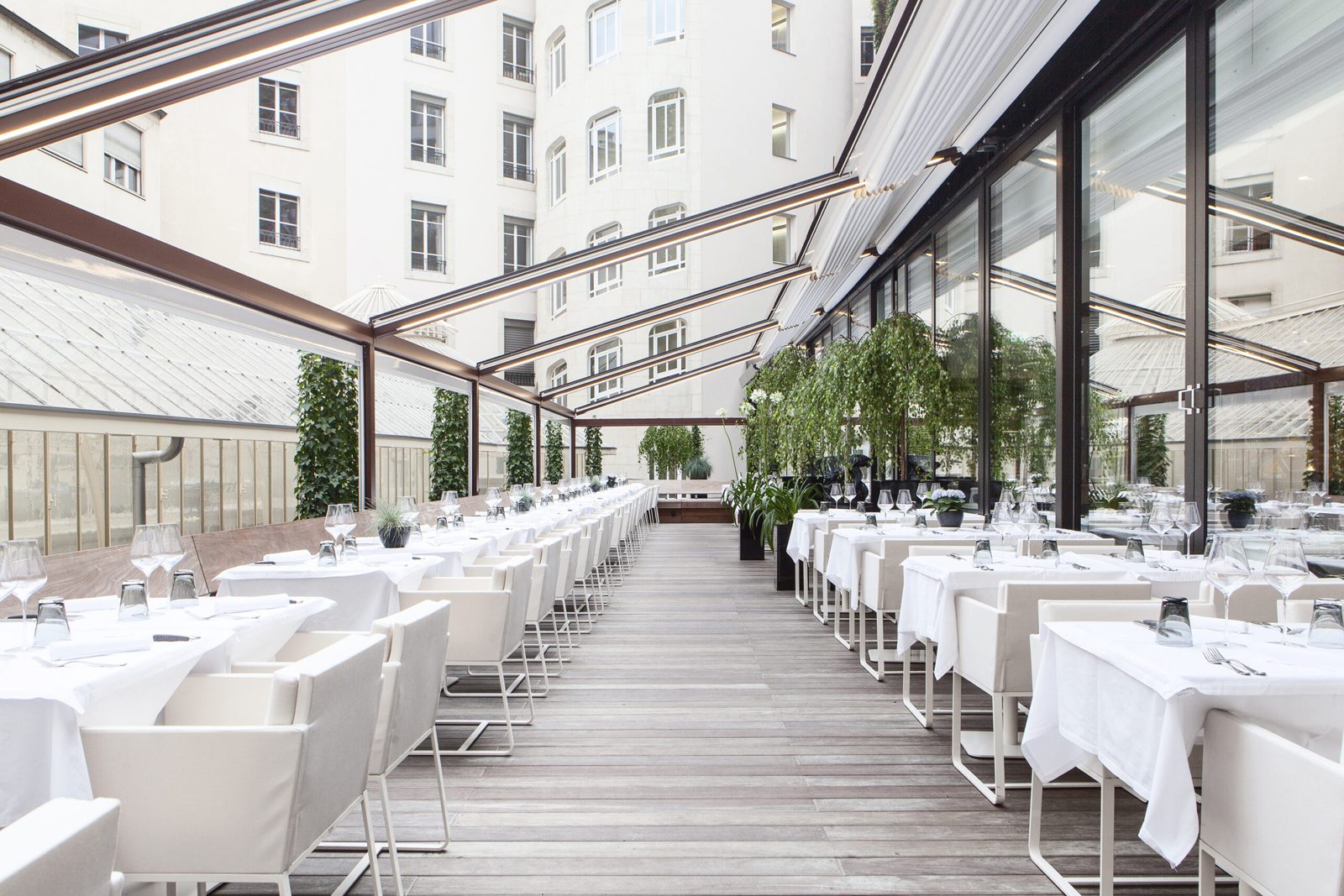 The summer terrace at Chez Philippe, Geneva